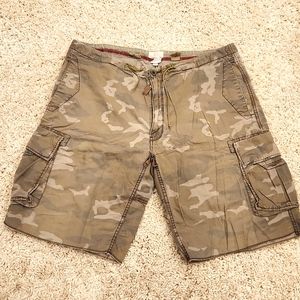 GAP Cargo Shorts size XL